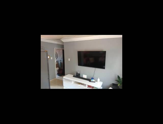 2 BEDROOM TOWNHOUSE FOR SALE IN ALBEMARLE